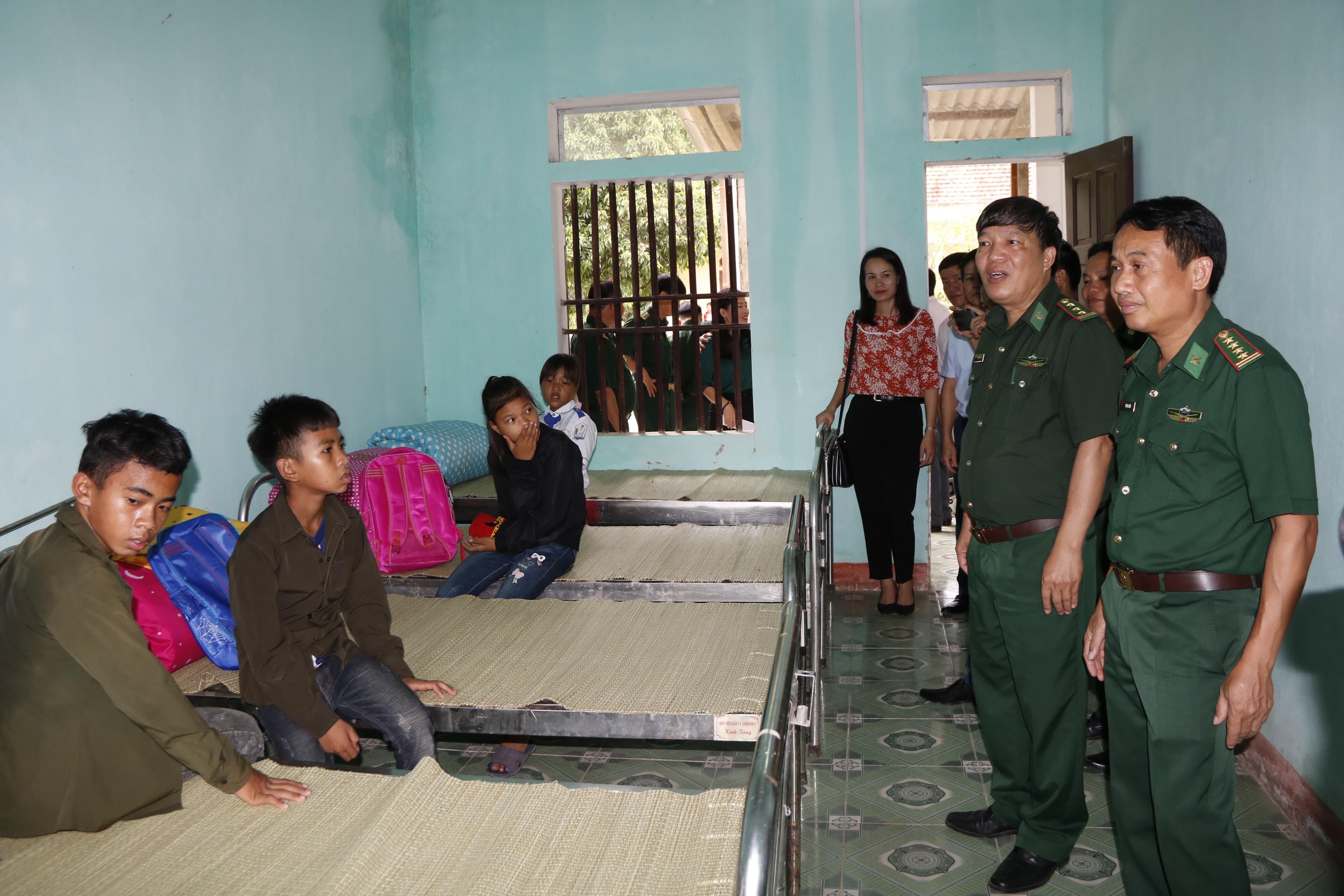 Mô hình “Con nuôi đồn biên phòng” ở Hà Tĩnh