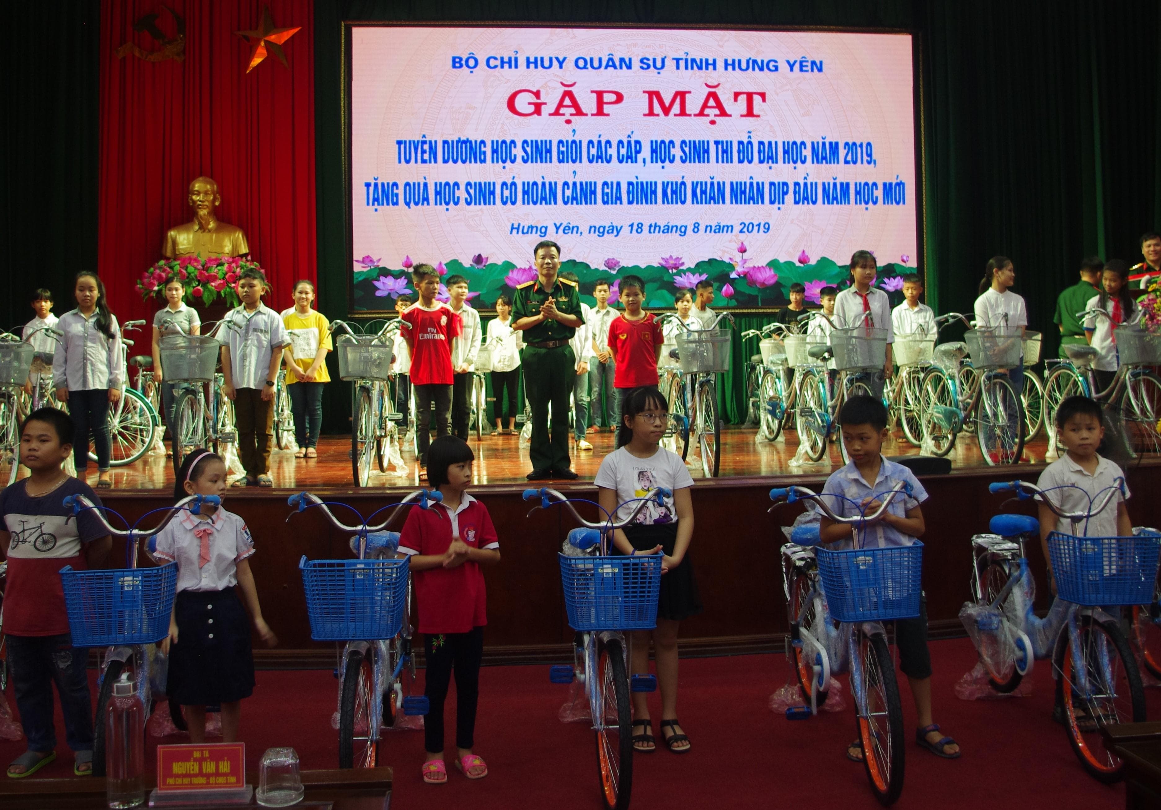 Tiếp thêm sức mạnh, niềm tin