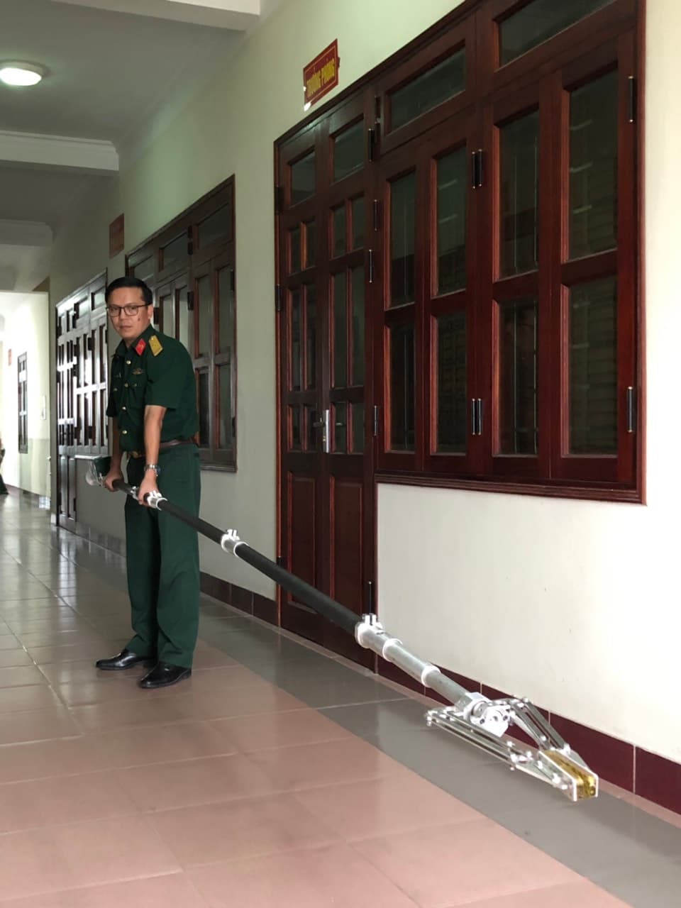 Nâng cao hiệu quả rà phá bom mìn, vật liệu nổ bằng tay gắp TG-01