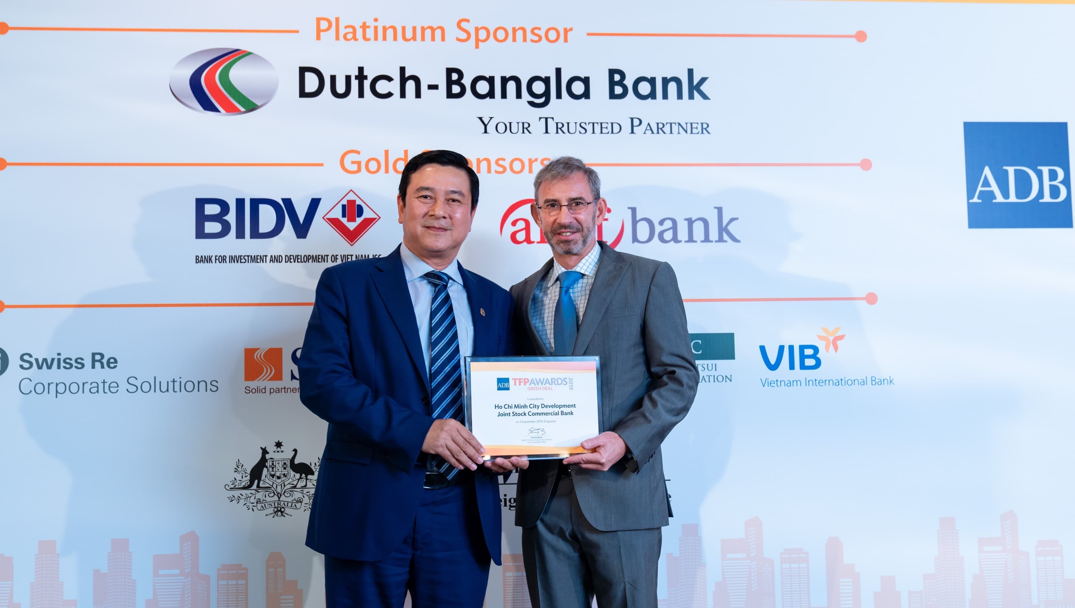 HDBank là ngân hàng đầu tiên tại Việt Nam nhận giải “Green Deal Award"