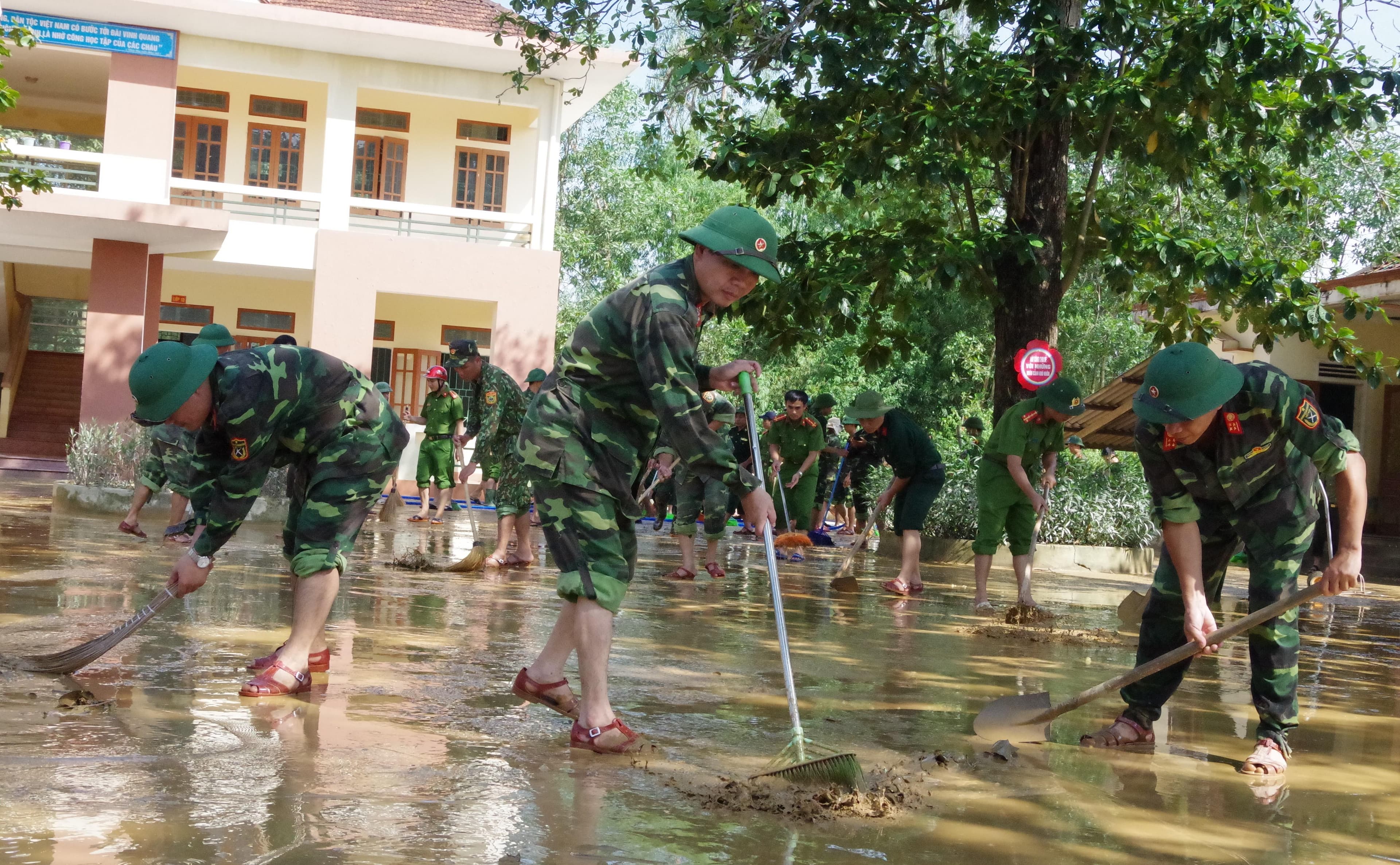 Mưa lũ tiếp tục gây thiệt hại nghiêm trọng tại Bắc Trung Bộ