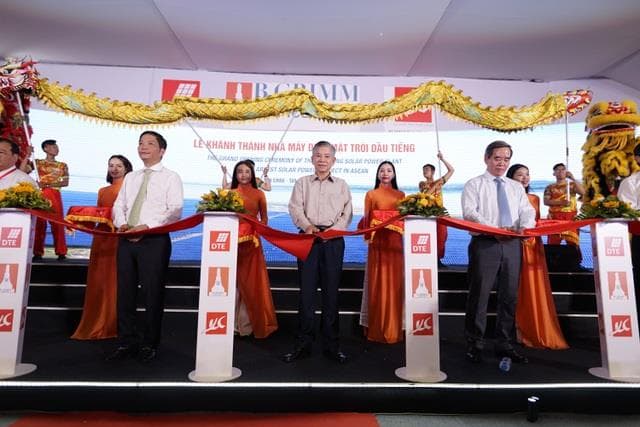 Khánh thành nhà máy điện mặt trời lớn nhất Đông Nam Á