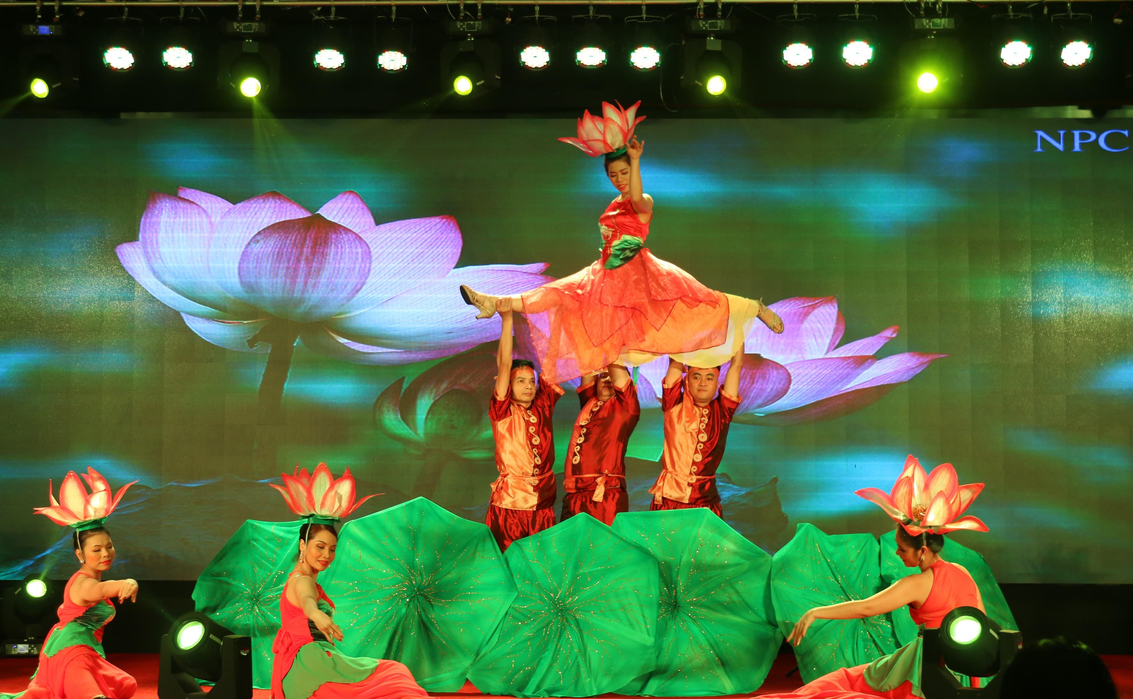 Nét đẹp người lao động trên sân khấu