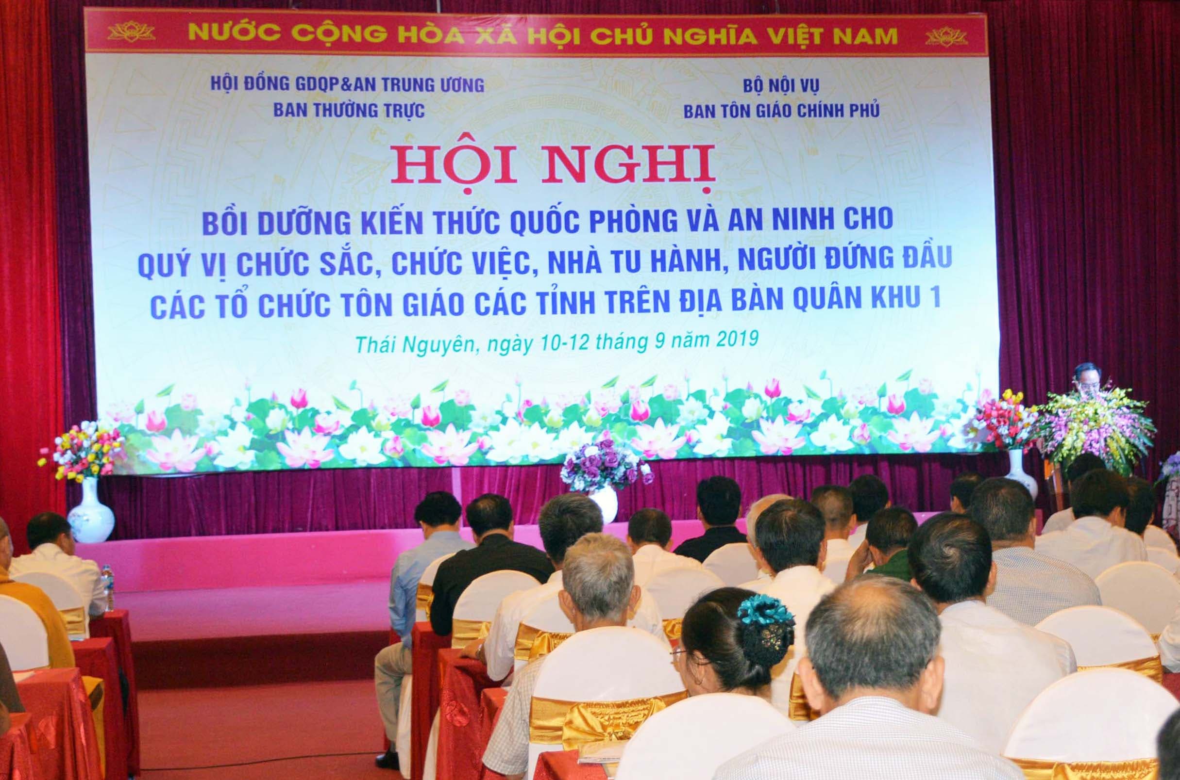 Bồi dưỡng kiến thức quốc phòng và an ninh cho chức sắc, nhà tu hành trên địa bàn Quân khu 1