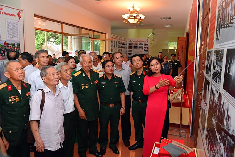 Binh chủng Tăng thiết giáp gặp mặt cựu chiến binh khu vực phía Bắc