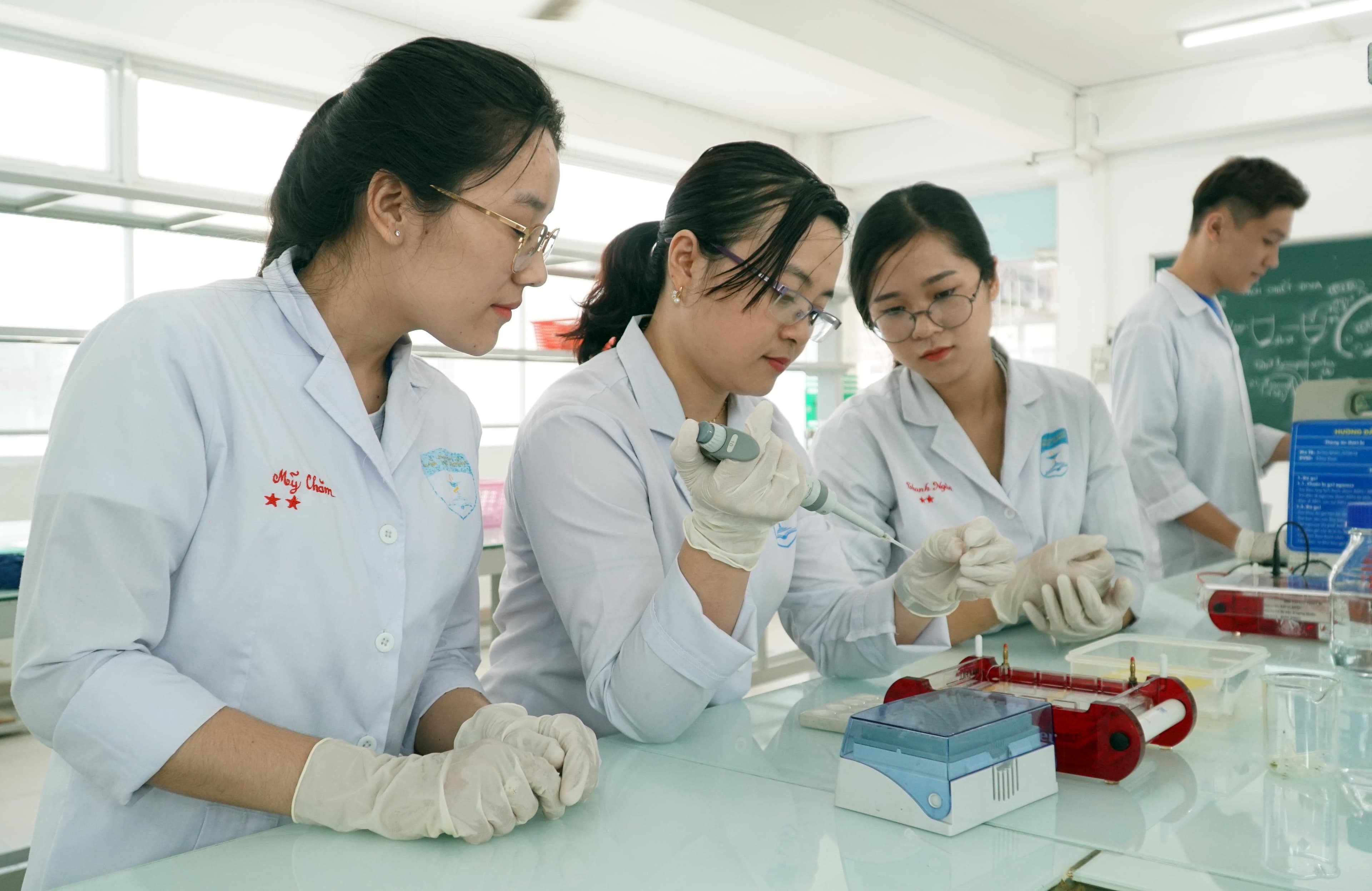 Đề cao tự chủ, hoàn thiện cơ chế, chính sách