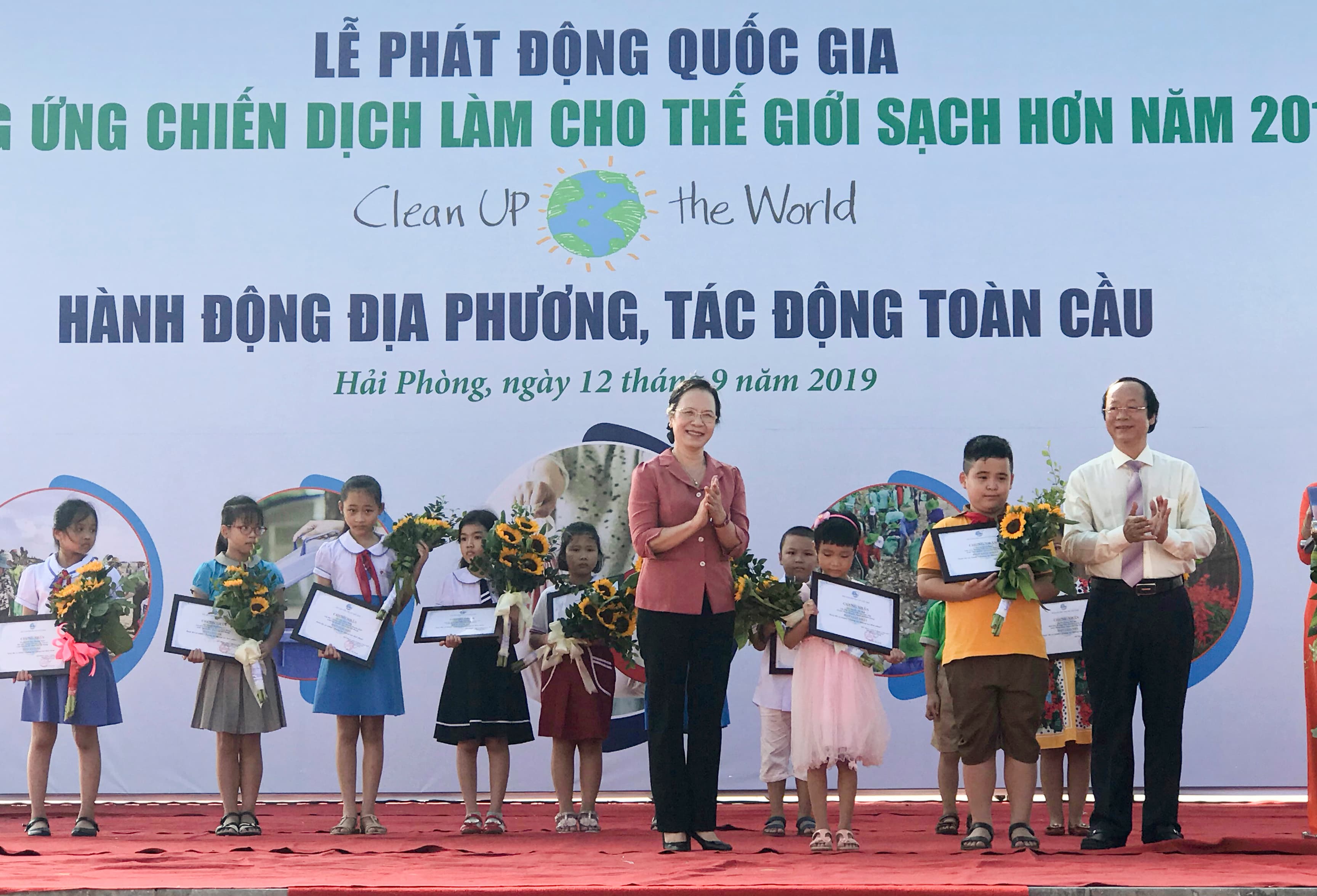 Thúc đẩy vai trò của phụ nữ trong quản lý rác thải nhựa