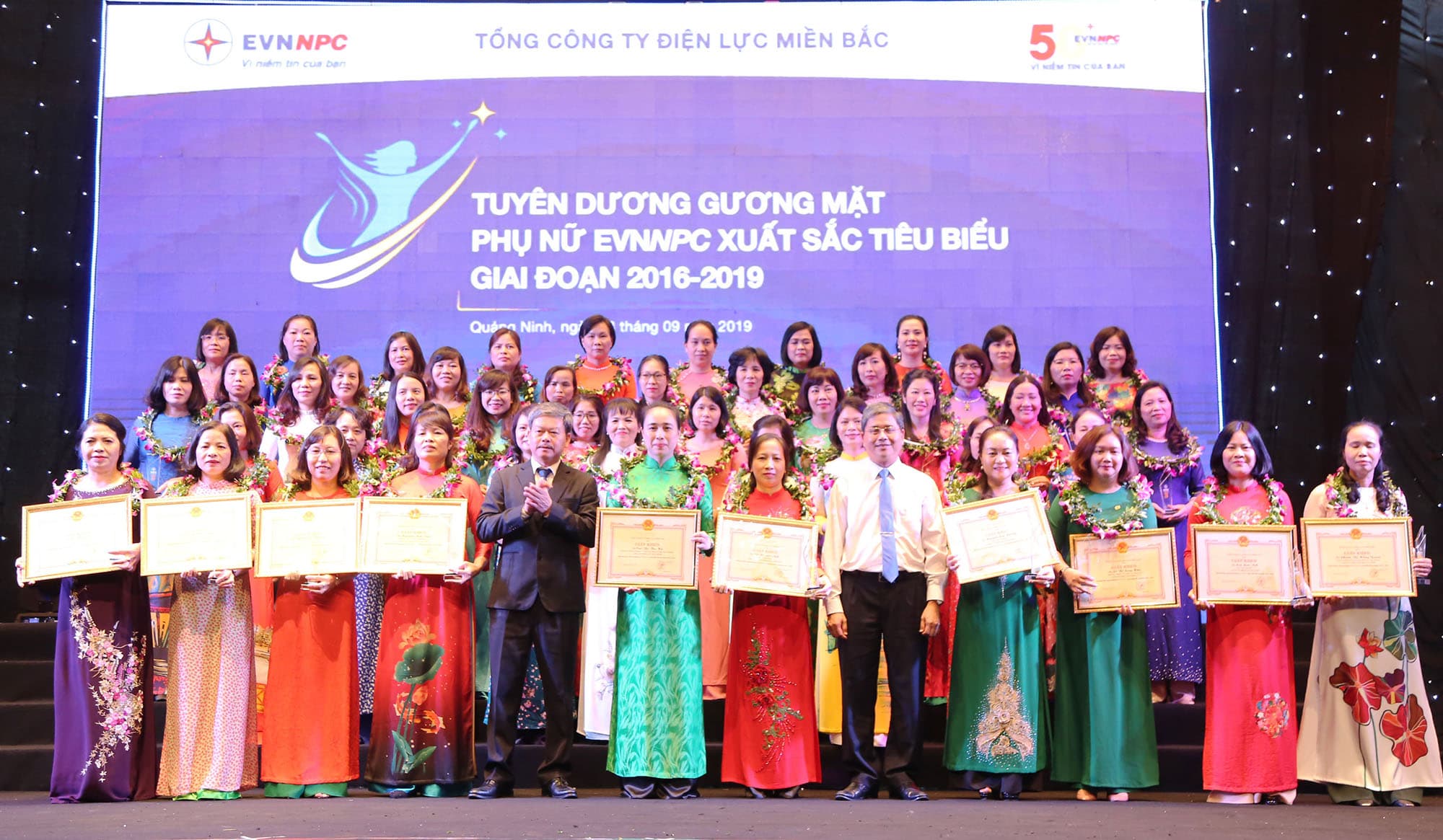 Tổng công ty Điện lực miền Bắc tuyên dương 50 nữ nhân viên xuất sắc
