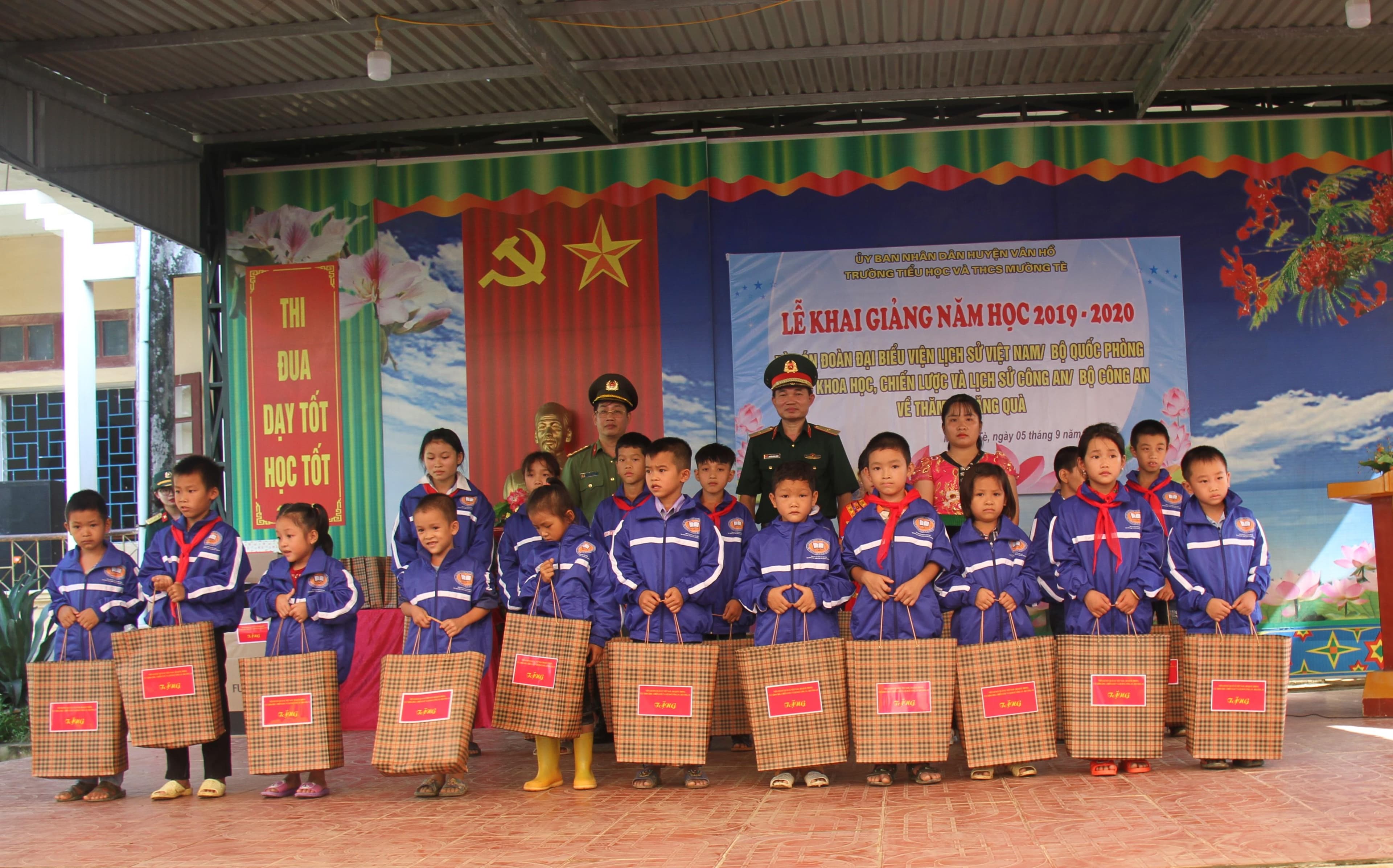 Chung tay viết tiếp ước mơ con chữ