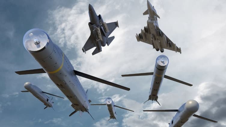 Phương Tây phát triển vũ khí đối phó với S-400 Triumph