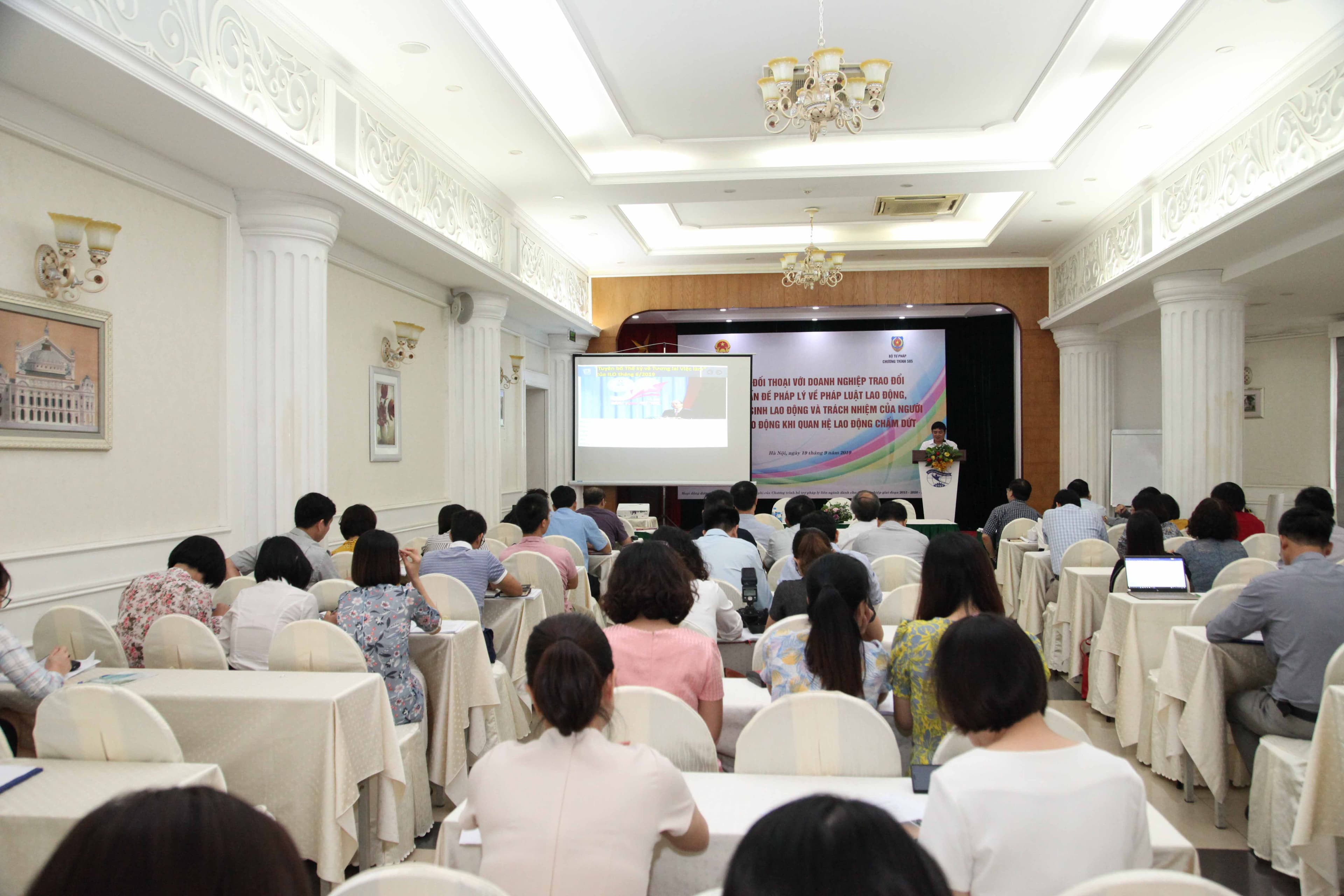 Đối thoại với doanh nghiệp về pháp luật lao động, an toàn vệ sinh lao động