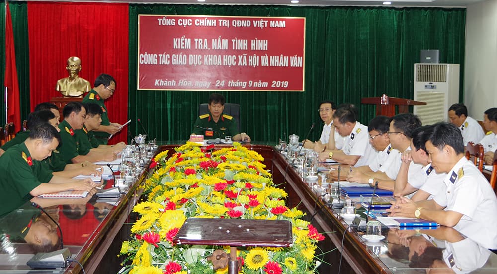 Đoàn công tác Tổng cục Chính trị làm việc tại Học viện Hải quân