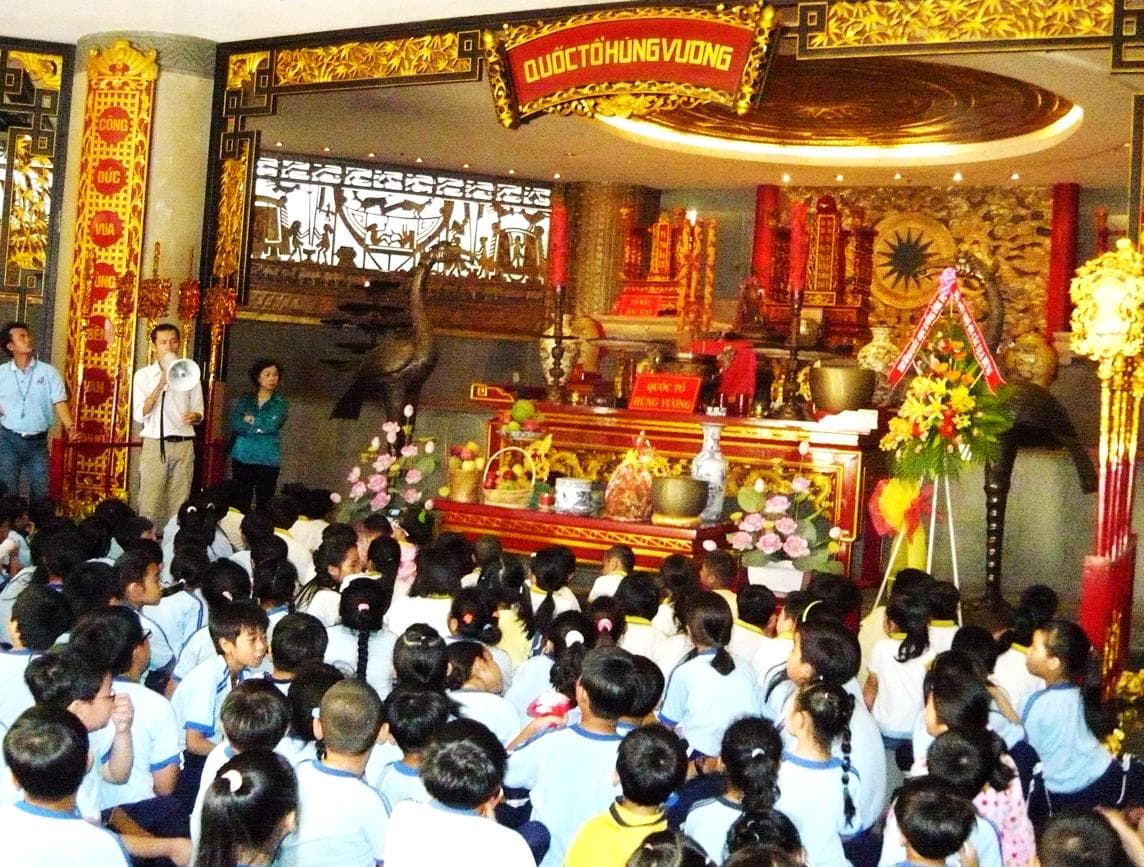 Để học sinh ham học sử
