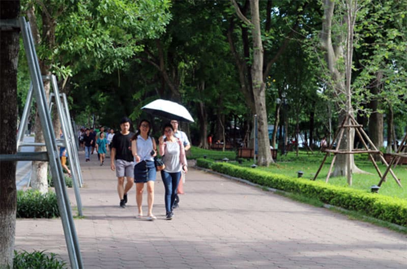 Bắc Bộ lạnh về đêm và sáng sớm; Nam Bộ mưa về chiều