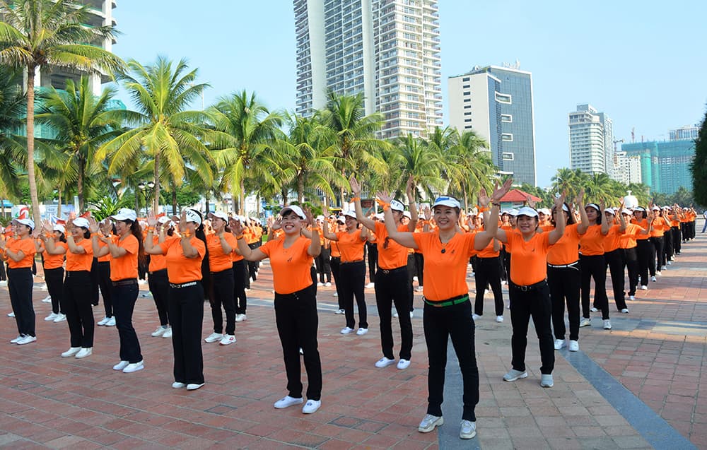 Gần 600 hội viên phụ nữ đồng diễn vì bình đẳng giới