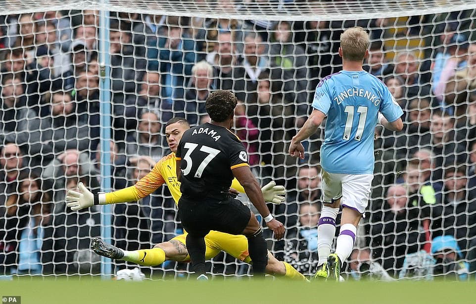 Thua trên sân nhà, Man City bị Liverpool bỏ cách 8 điểm