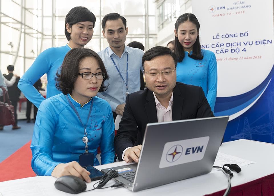 Đẩy mạnh thanh toán tiền điện không dùng tiền mặt
