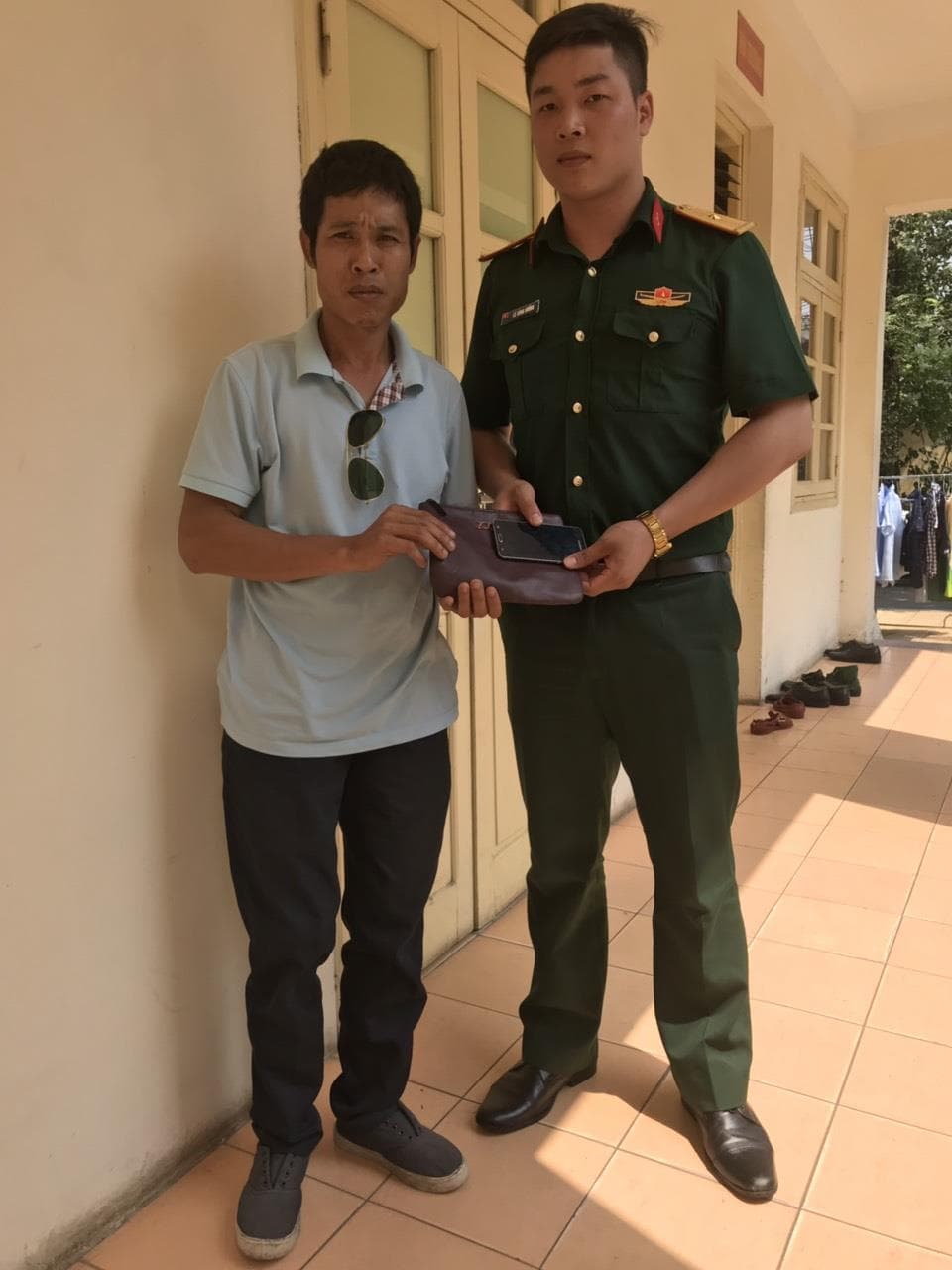 Hành động đẹp của Thiếu úy QNCN Lê Công Hưởng