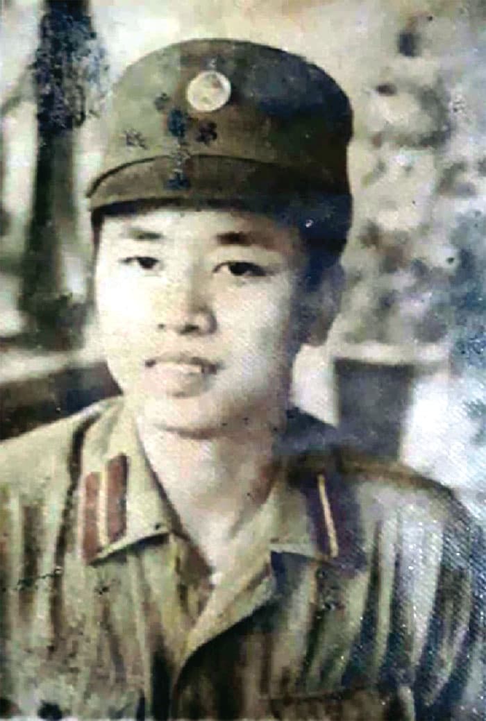 Tìm người thân và đồng đội