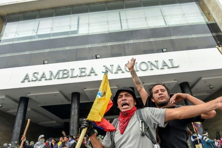 Biểu tình bạo lực leo thang tại Ecuador