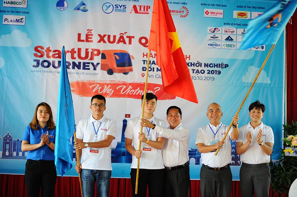 Xuất quân “Hành trình thanh niên khởi nghiệp đổi mới sáng tạo”