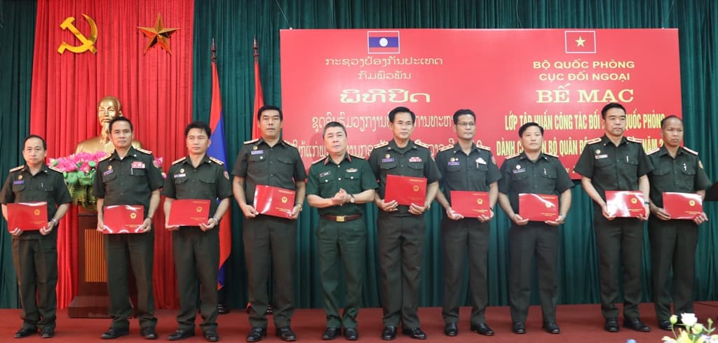 Bế mạc tập huấn công tác đối ngoại quốc phòng cho Quân đội nhân dân Lào