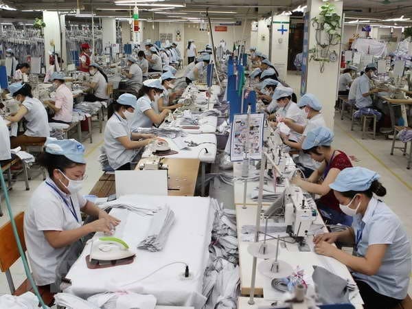 NÂNG CAO NĂNG LỰC CẠNH TRANH QUỐC GIA