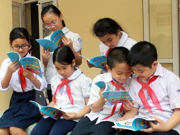 Gia đình và xã hội đồng hành bảo vệ trẻ em gái