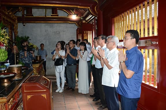 Ban Dự án Ngày Quốc Tổ Việt Nam toàn cầu làm việc tại Phú Thọ