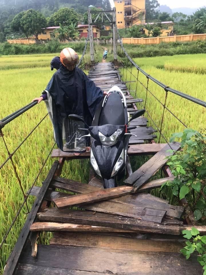Cầu treo Bản Súng hư hỏng nặng