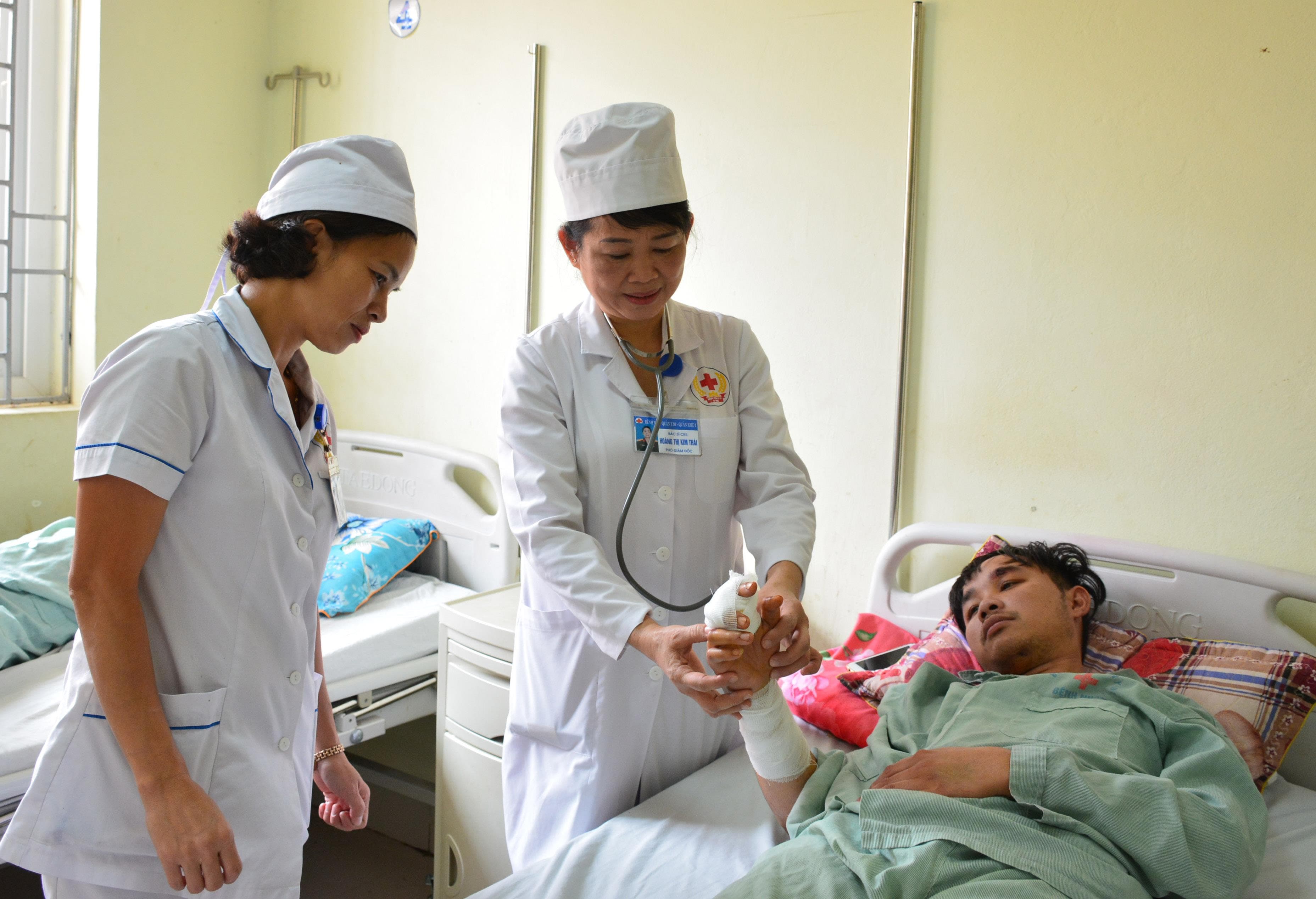 Tận tụy, trách nhiệm với bệnh nhân
