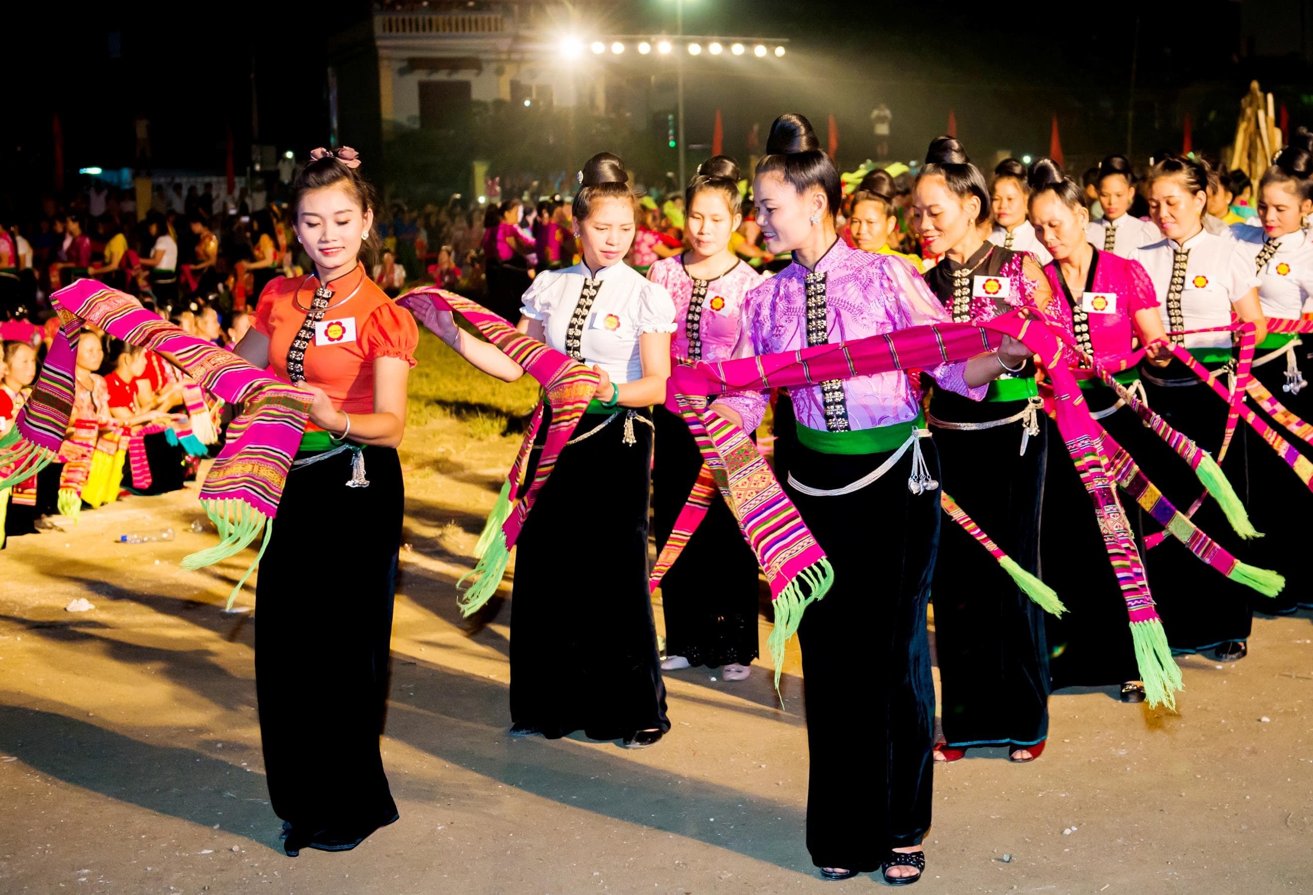 Sức sống của di sản xòe Thái