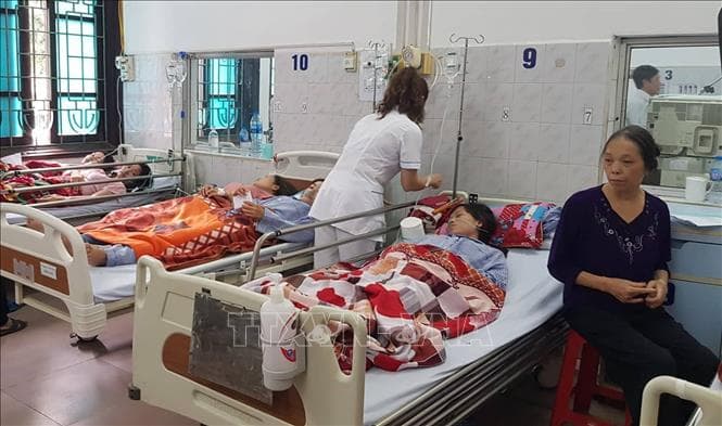 Nghi ngộ độc khí, 20 công nhân phải nhập viện