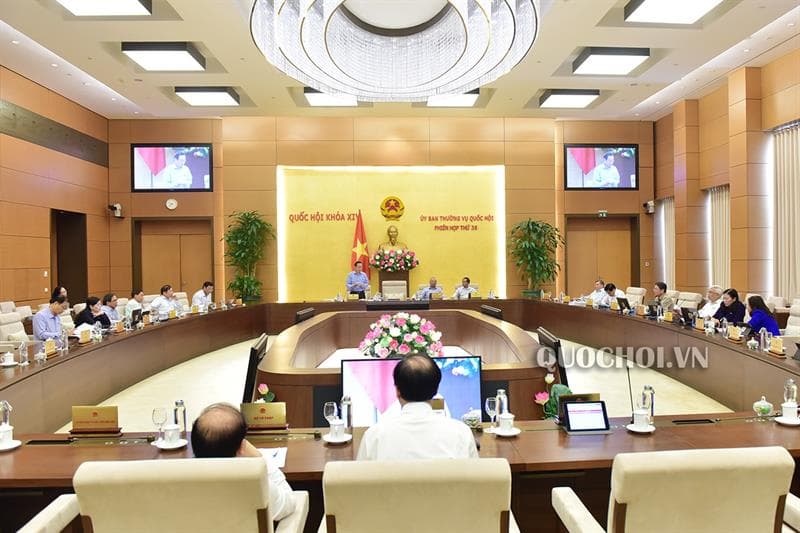 Bổ sung nhiều nội dung quan trọng vào chương trình kỳ họp thứ 8