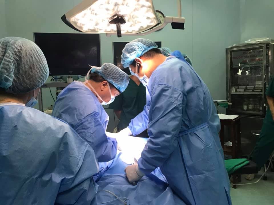 Phẫu thuật thành công cho bệnh nhân ung thư tuyến giáp nhỏ tuổi nhất