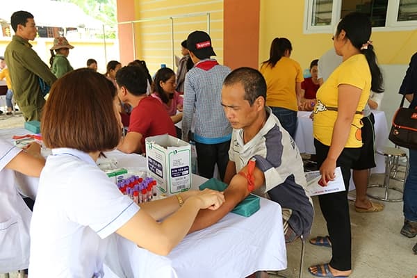 Gần 400 người dân Tuyên Quang được khám sàng lọc bệnh tan máu bẩm sinh