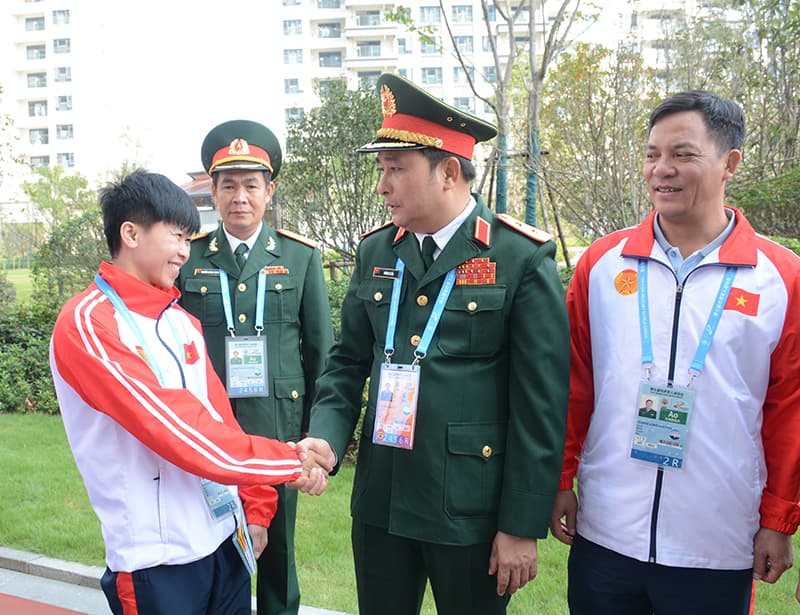 Sự động viên ý nghĩa, kịp thời