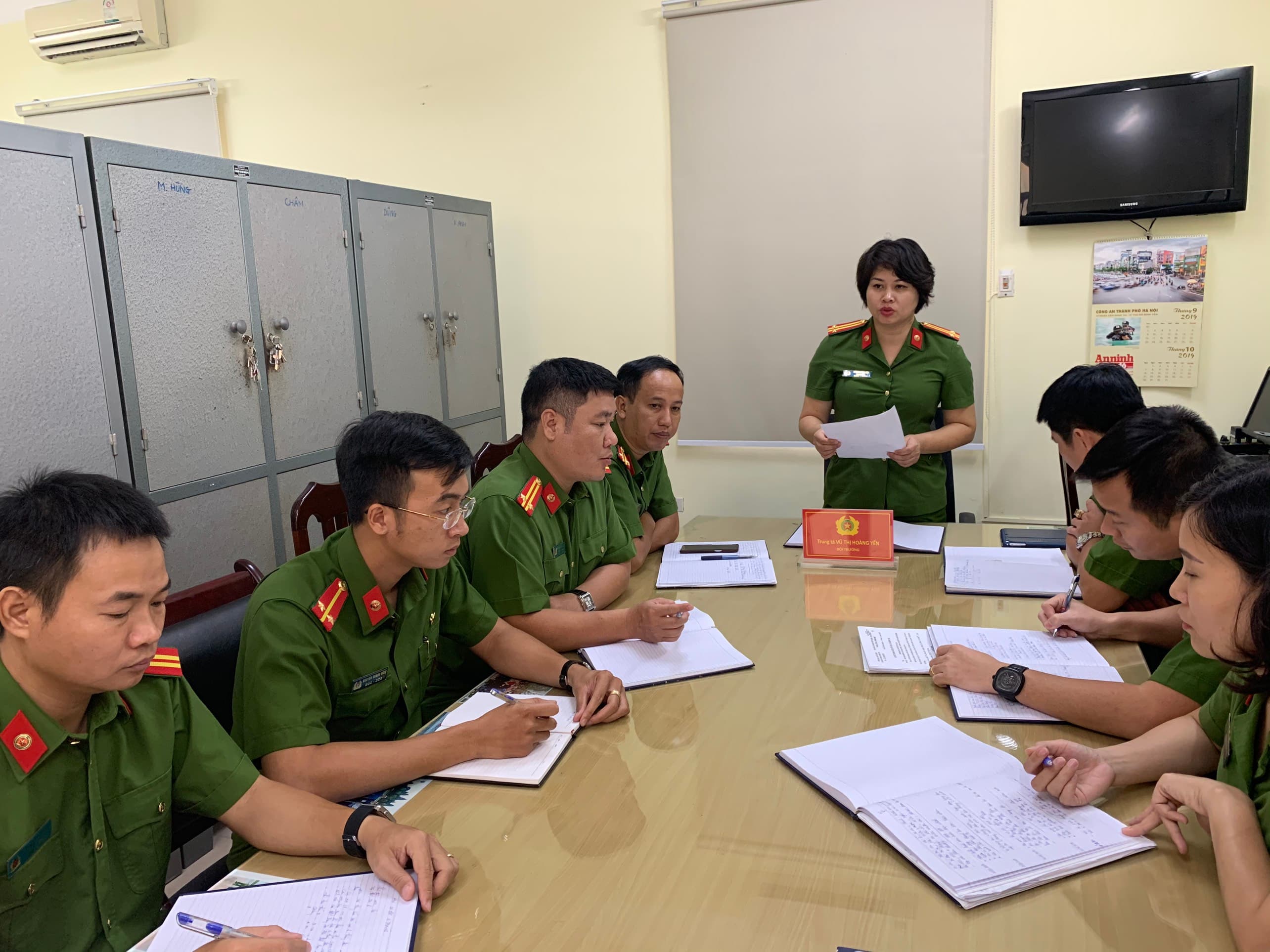Trung tá Vũ Thị Hoàng Yến giỏi việc nước, đảm việc nhà