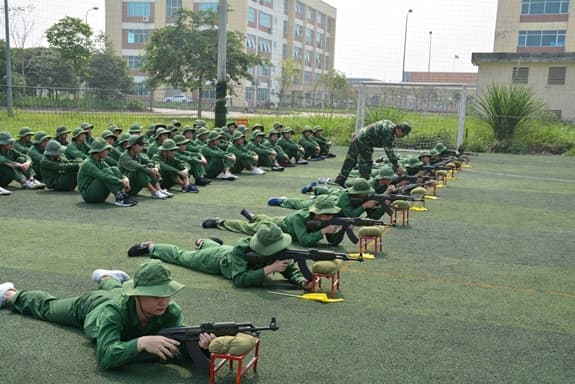 ĐỂ MÔN HỌC GIÁO DỤC QUỐC PHÒNG VÀ AN NINH ĐI VÀO THỰC CHẤT