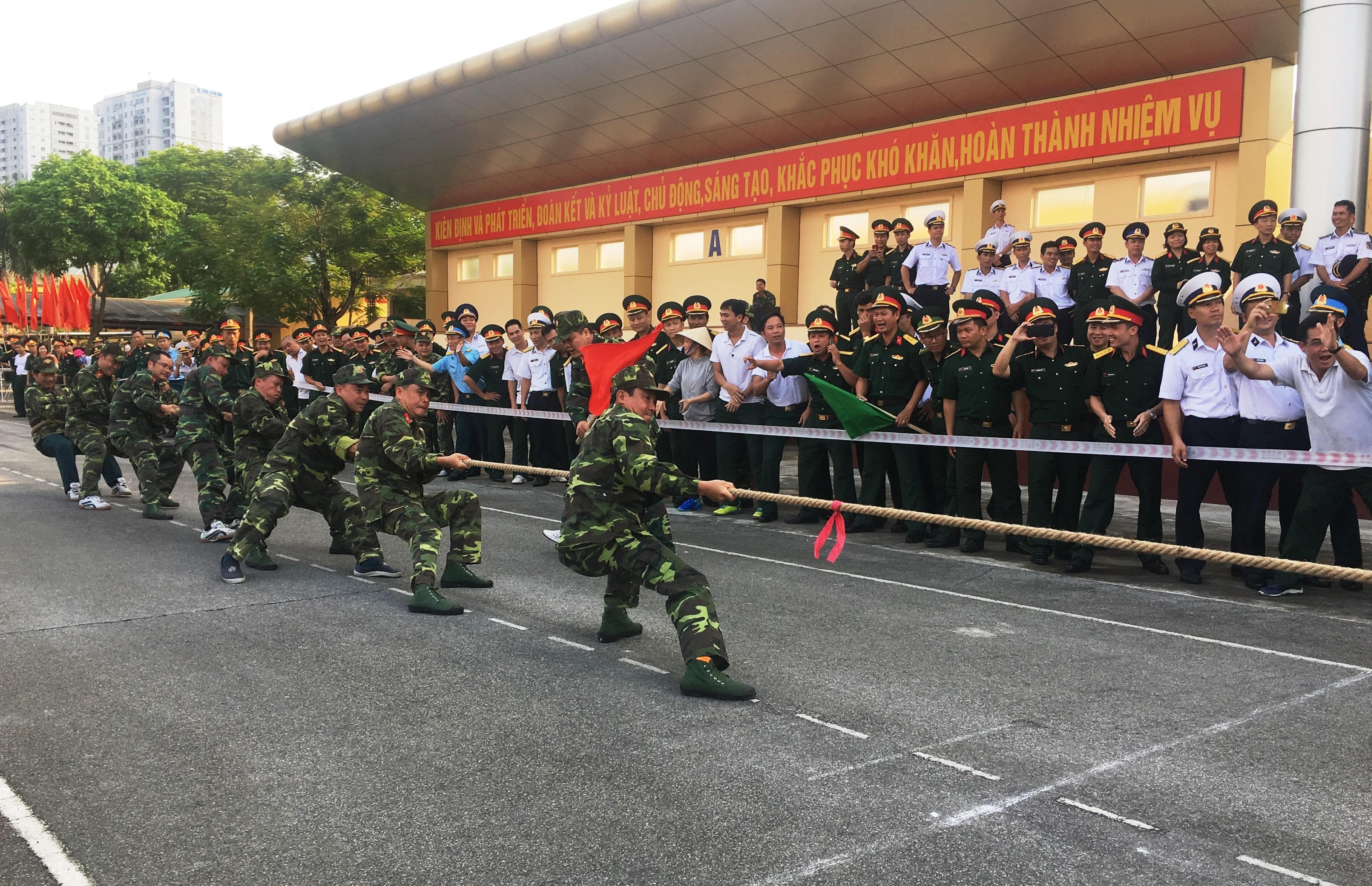 Sân chơi để học viên đua tài