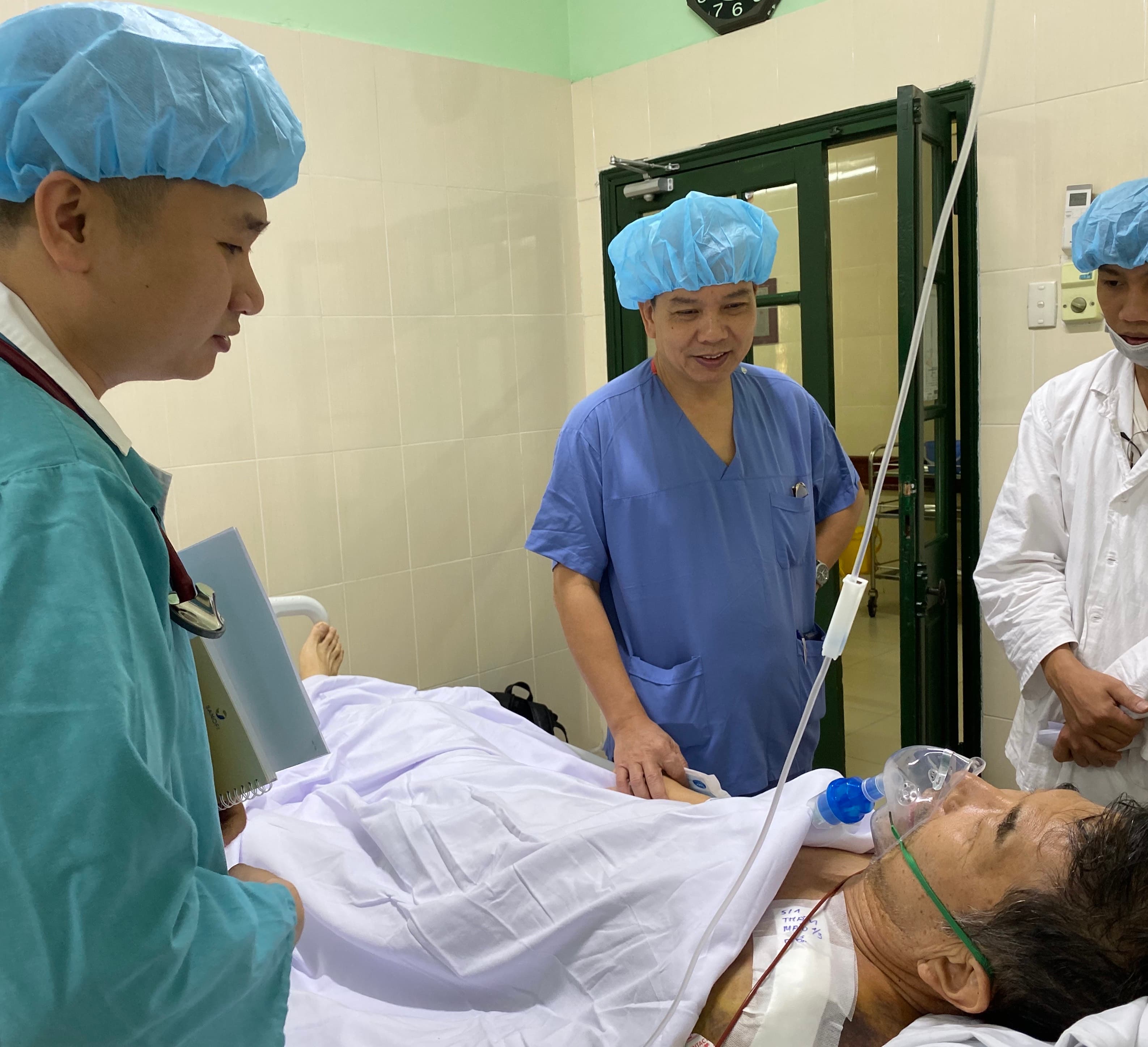 Bệnh viện Hữu nghị Việt Đức cứu sống người nước ngoài bị nhồi máu cơ tim