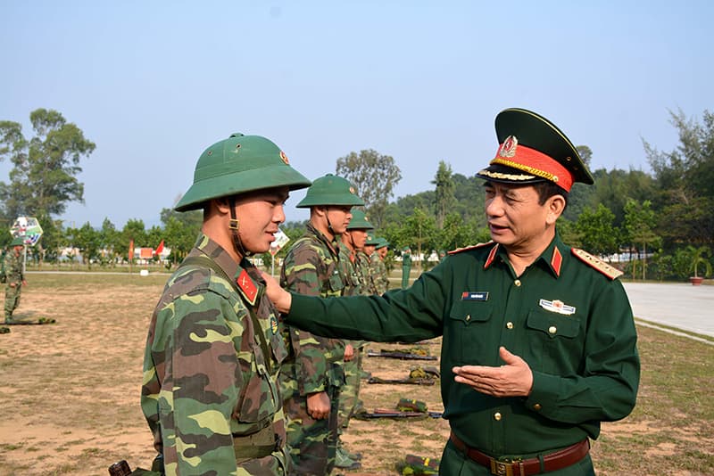 Thượng tướng Phan Văn Giang kiểm tra tại Lữ đoàn 242
