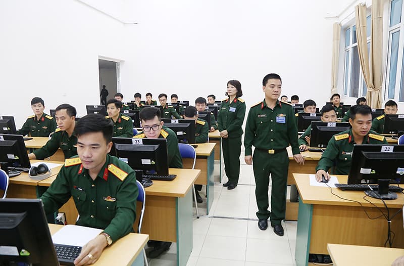 Học viện Hậu cần tổ chức kiểm tra nhận thức chính trị trên máy tính