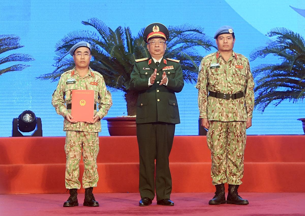Tự hào những “sứ giả hòa bình” từ Việt Nam