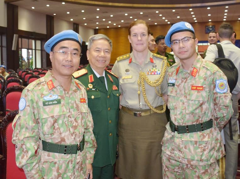 Tự hào những chiến sĩ quân y mũ nồi xanh Việt Nam