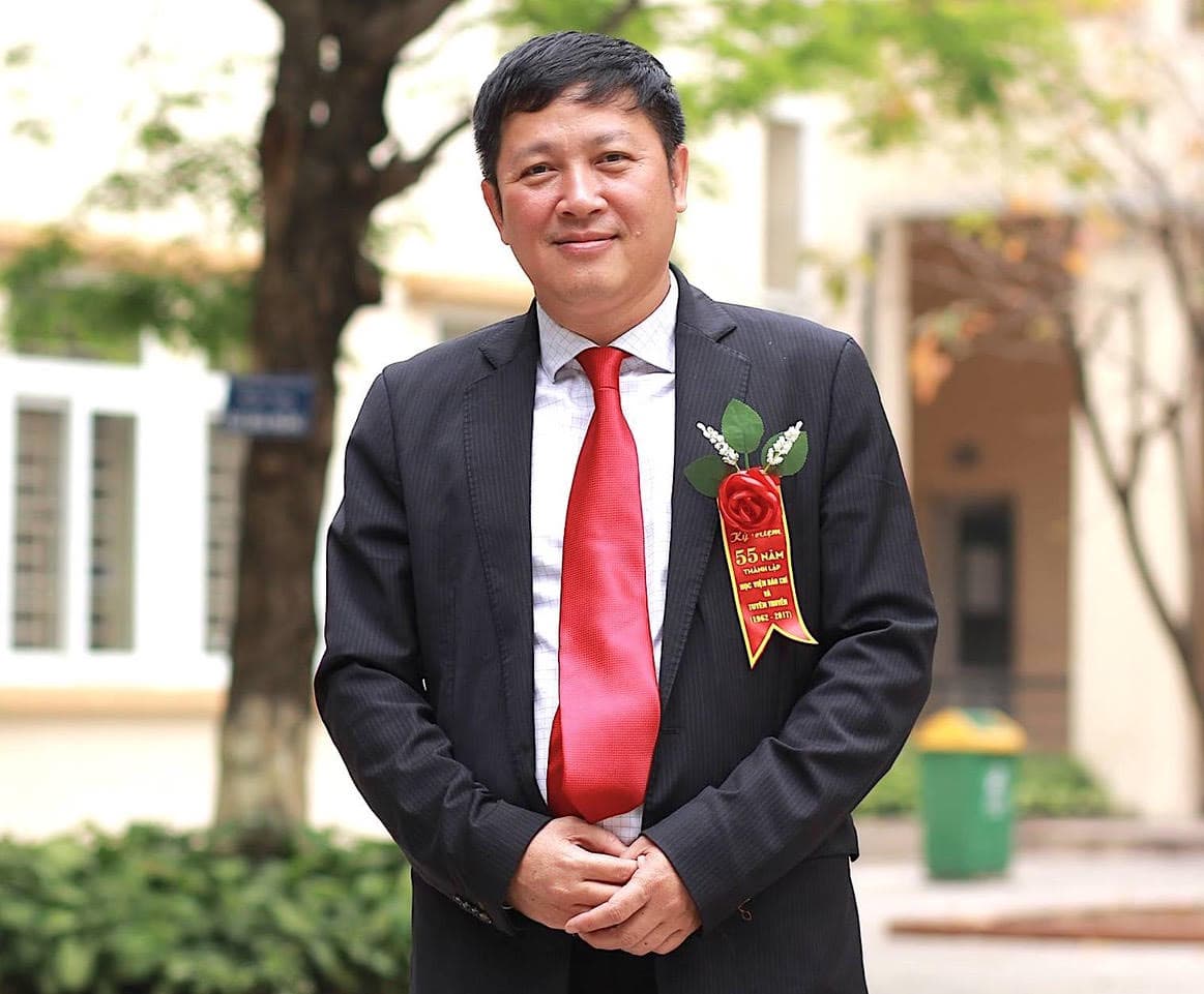 Người thầy, nhà báo tận tụy