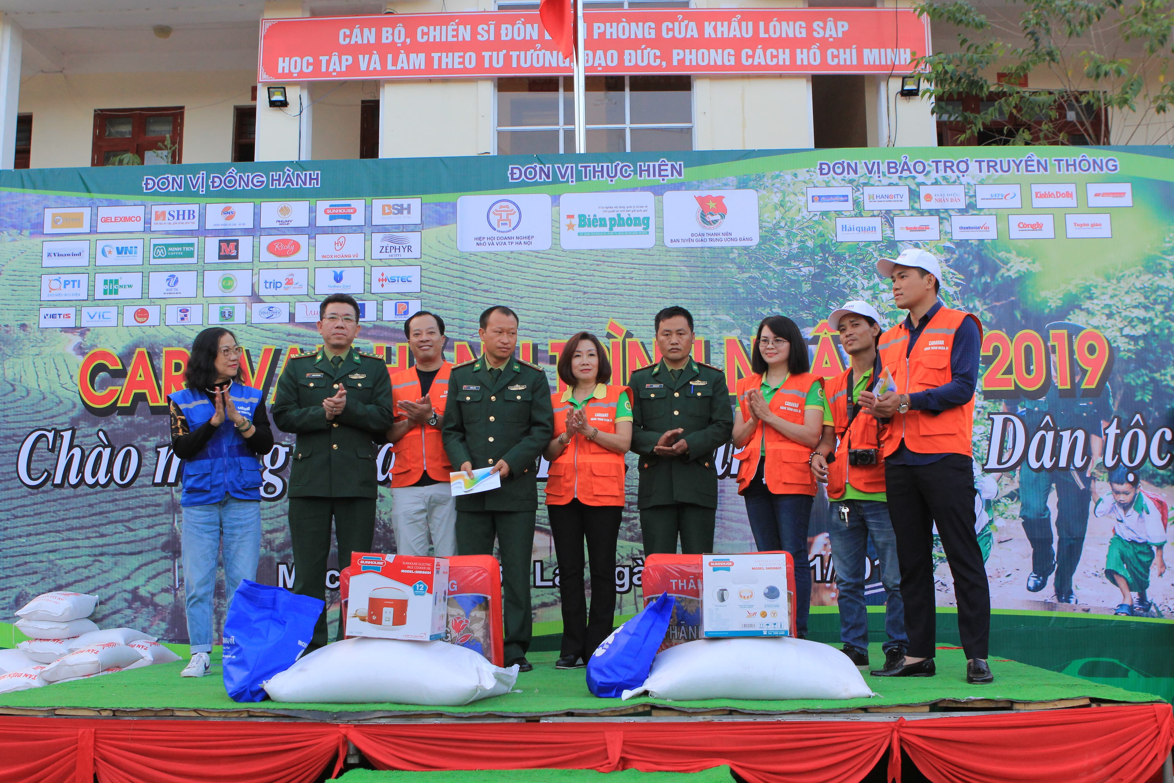 Doanh nghiệp Thủ đô đồng hành cùng quân, dân biên giới tỉnh Sơn La