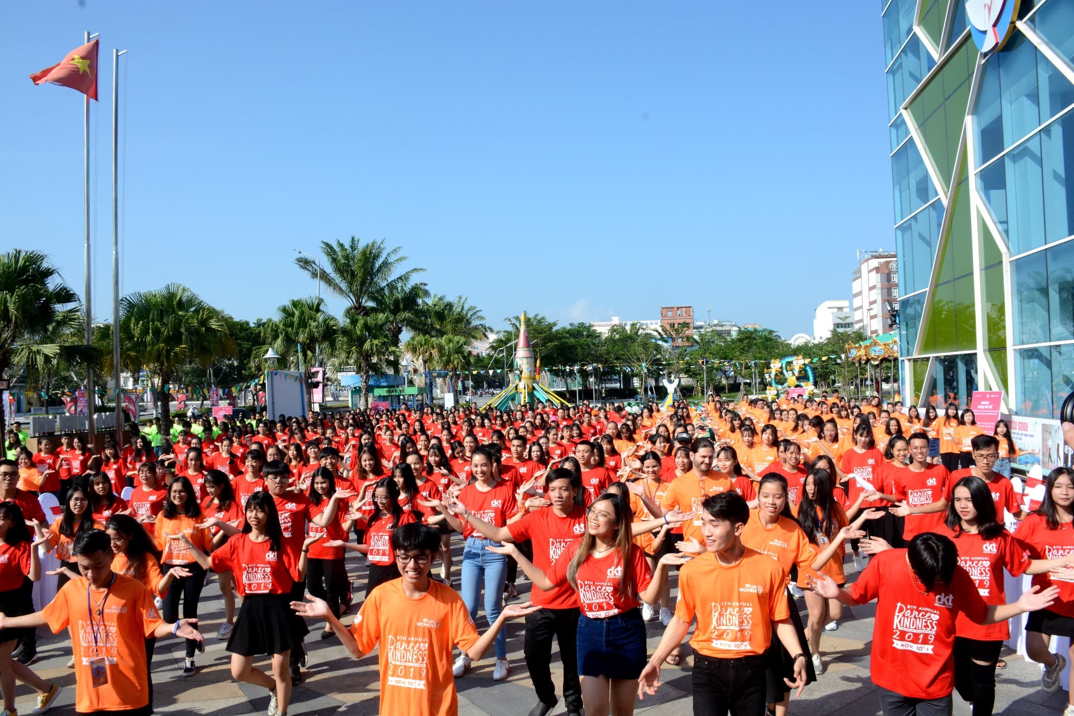 Hơn 1.000 thanh niên Đà Nẵng tham gia “Nhảy! Vì sự tử tế”
