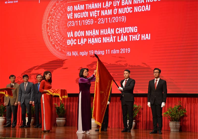 Ủy ban Nhà nước về người Việt Nam ở nước ngoài đón nhận Huân chương Độc lập hạng Nhất lần thứ hai