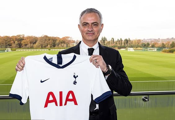 Mourinho trở thành HLV hưởng lương cao thứ hai thế giới
